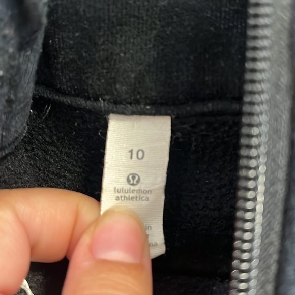 Lululemon scuba hoodie. Thick cotton. - Picture 4 of 4